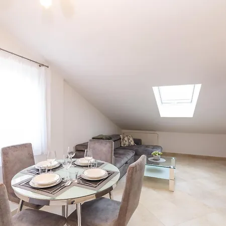 Simi - The Wave Crikvenica